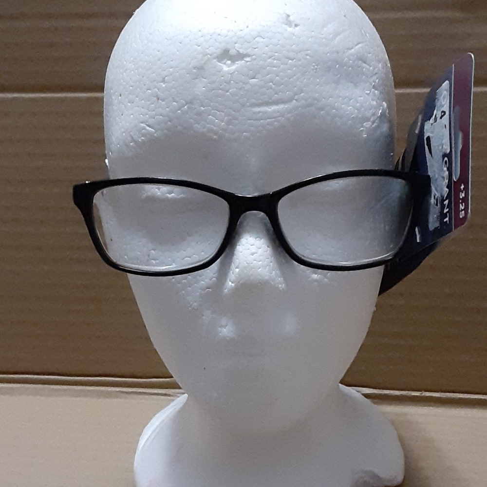 Foster Grant eyeglasses with fabric pouch